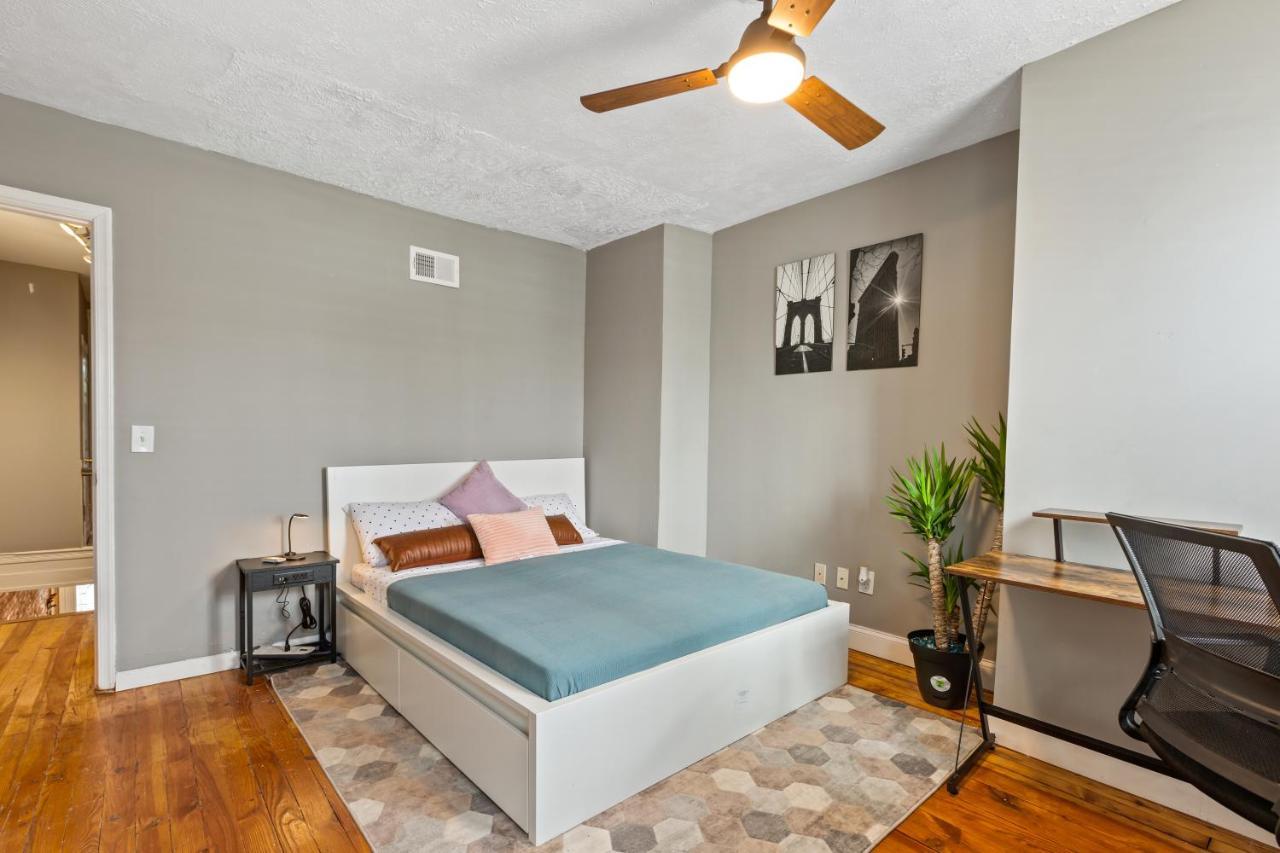 Pristine Townhouse With Rooftop Deck Near Canton! Baltimore Exterior photo